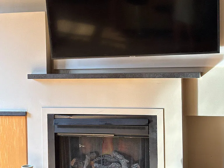 75 Maple St #108 — Photo 3