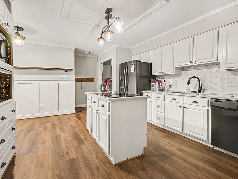 18242 Lakeside Ln — Photo 6