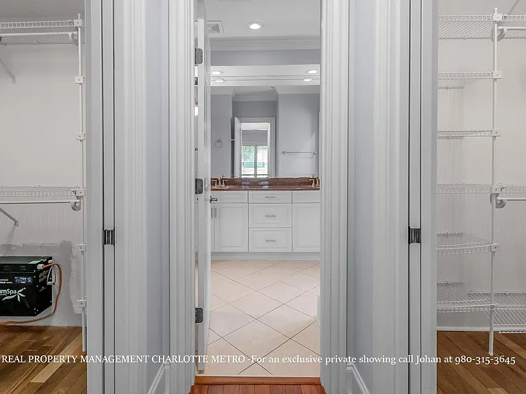 529 Queens Rd — Photo 49