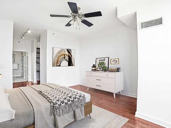 4th image of 233 E 13th St APT 1001