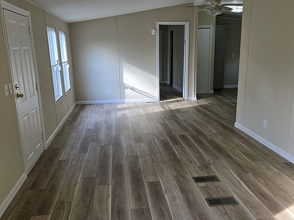 5th image of 842 Emery Rd
