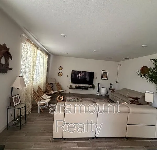 1878 Holland Ln — Photo 6