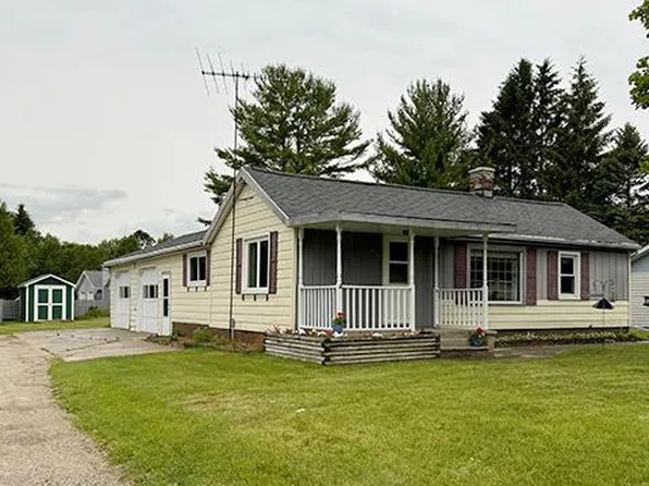 621 S 15th Ave, Sturgeon Bay, WI 54235