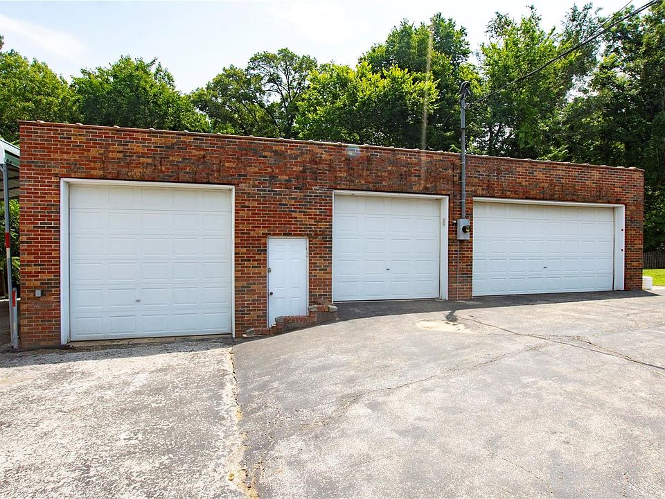 2nd image of 352 Bender Ave