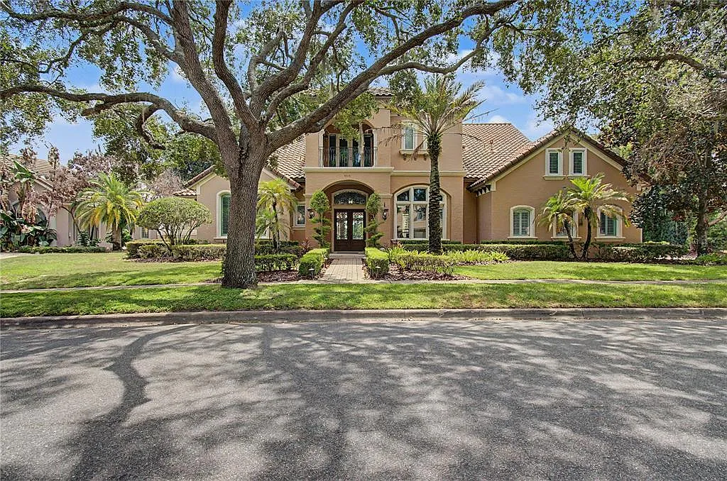 5 bed, 5.5 bath, 6700 sqft, $10,995 — Photo 2