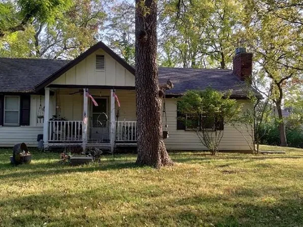 1405 NW 60th St, Kansas City, MO 64118