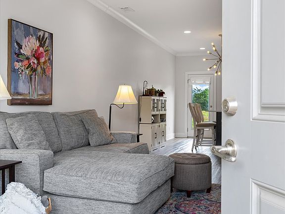4th image of 133 Bellvue Dr