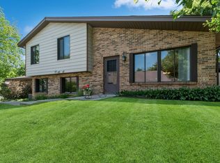 1044 Zanzibar Ln N, Plymouth, MN 55447