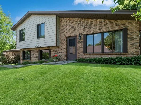 1044 Zanzibar Ln N, Plymouth, MN 55447