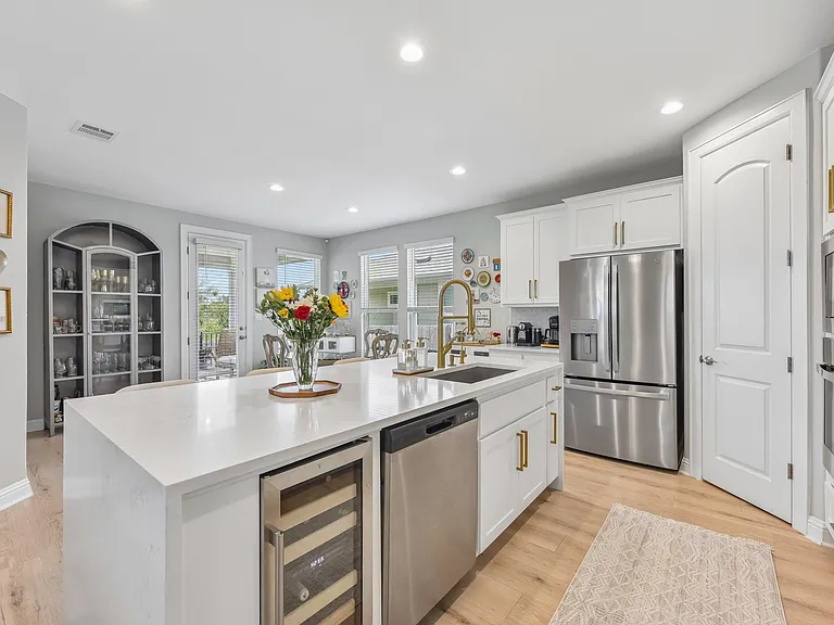 117 Stone Canyon Dr — Photo 10