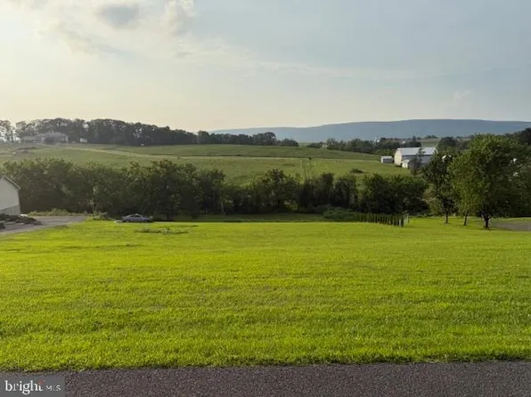 276A Skyline Dr, Bernville, PA 19506