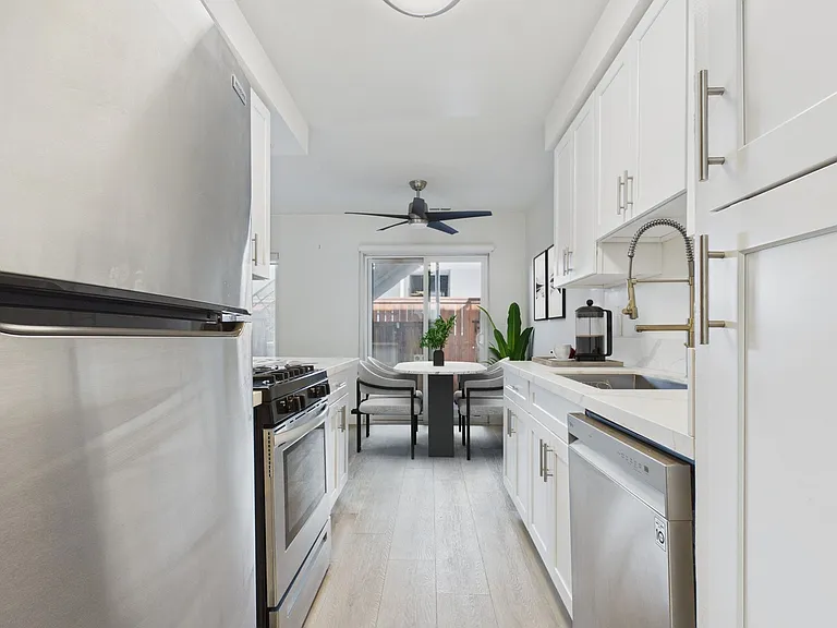 Fifth Street Apartments — Photo 10