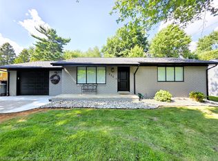 215 Almont Ave, Almont, MI 48003