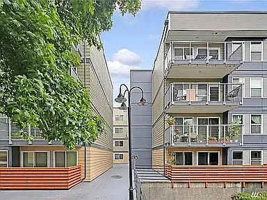Building Photo - 1311 12th Ave S #E203