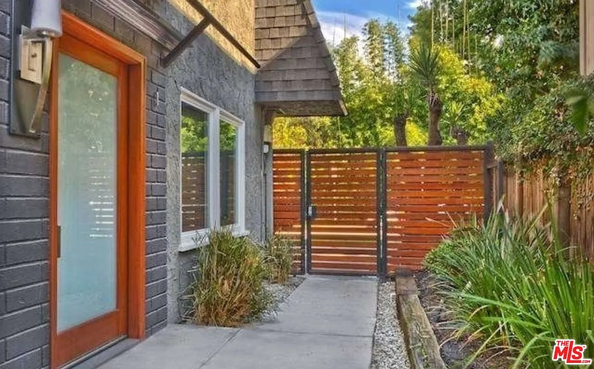 3 bed, 2.0 bath, 1832 sqft, $4,795 — Photo 1