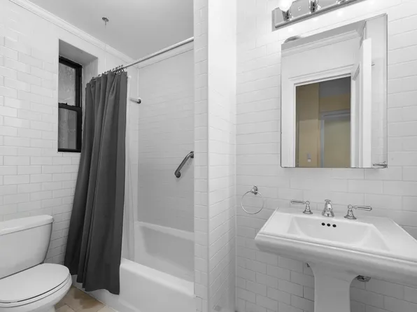 142 East 49th Street image 4 of 4