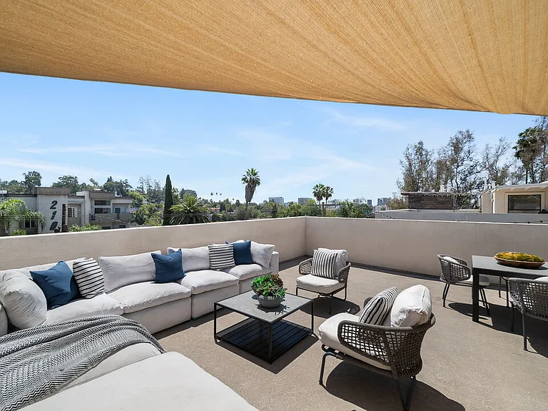 2111 N Cahuenga Blvd #1 — Photo 23