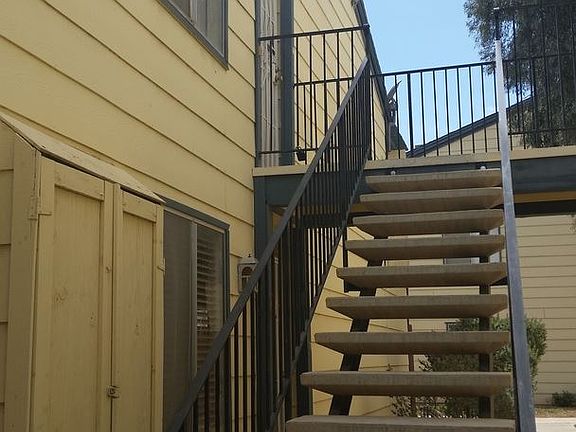 4th image of 1720 W Olive Ave
