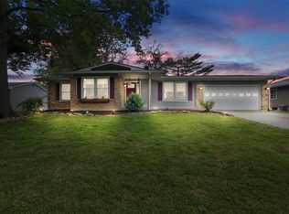 36 Grant Dr, Saint Peters, MO 63376