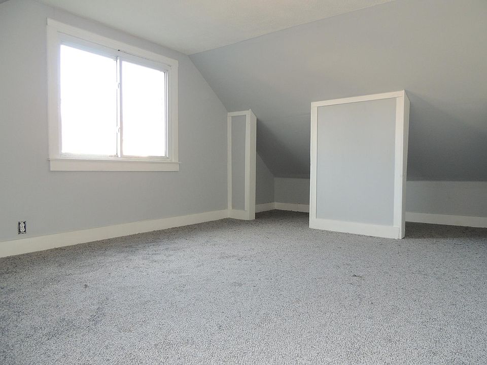 2nd image of 924 Chatham St NW
