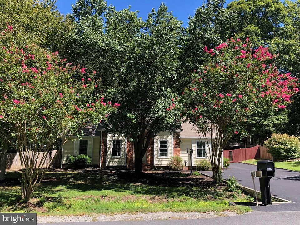 1st image of 10717 Chesterwood Dr