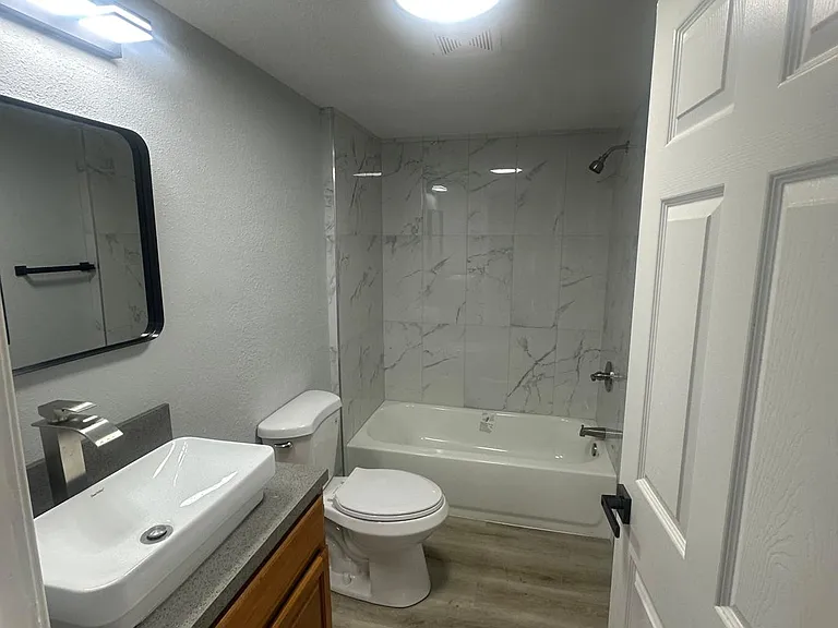 1264 E Holt Blvd — Photo 5