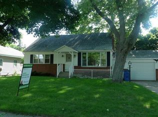 1521 Laughlin Dr NW, Grand Rapids, MI 49504