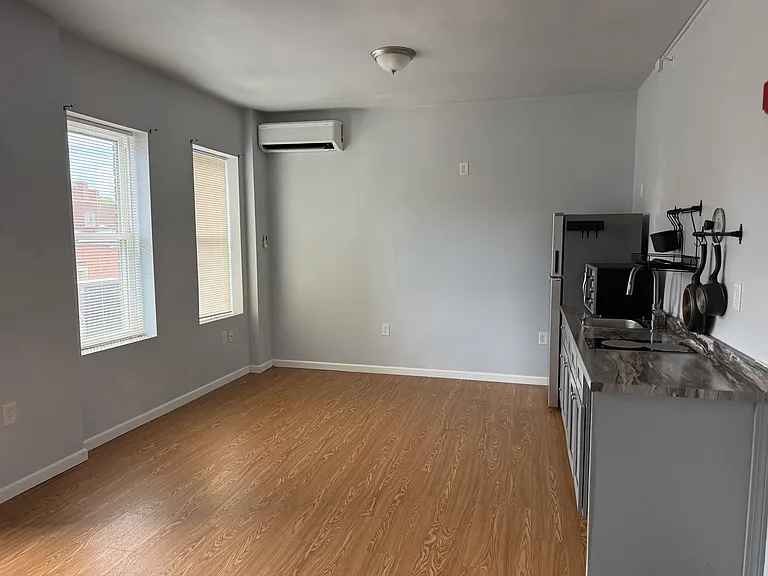 415-417 Main St #2B — Photo 1
