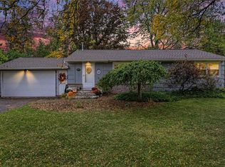 240 Willowcrest Dr, Rochester, NY 14618