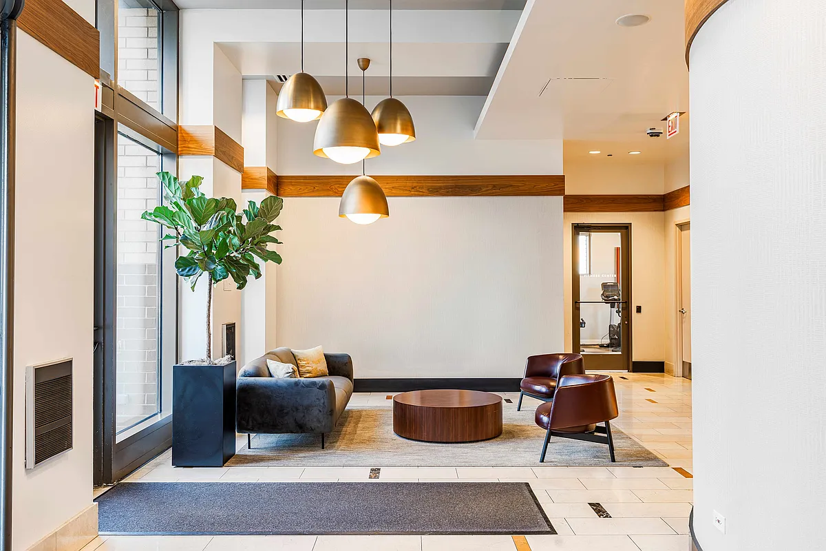 Luxury starts in the lobby - Echelon Chicago