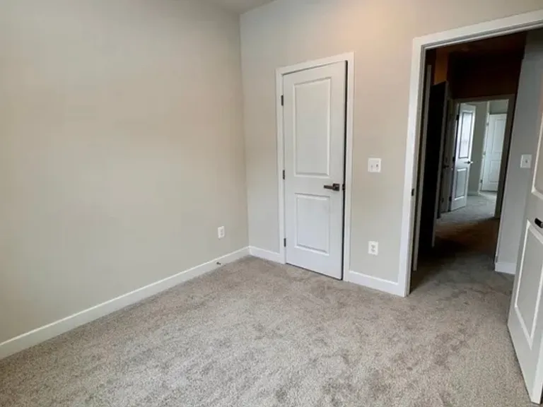 4664 Fountainbridge Ct — Photo 7