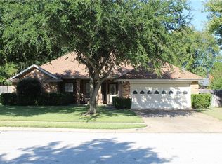 2601 New Bedford Ct, Bedford, TX 76022
