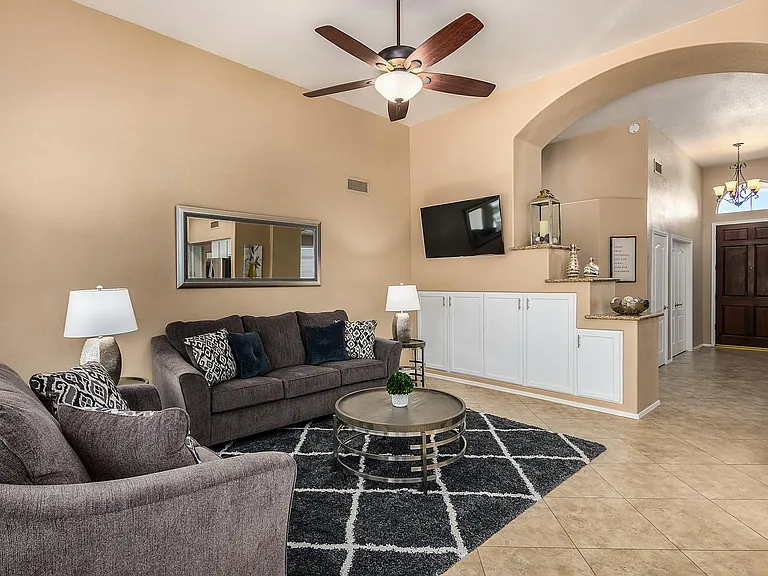 7269 W Robin Ln — Photo 5