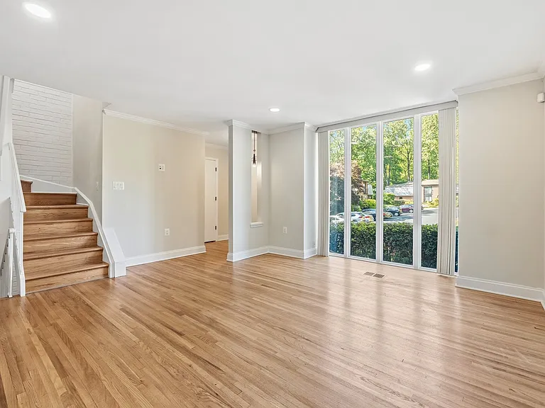 10841 Deborah Dr — Photo 5