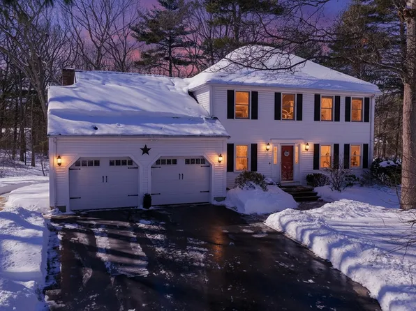 8 Liberty Rd, Medway, MA 02053