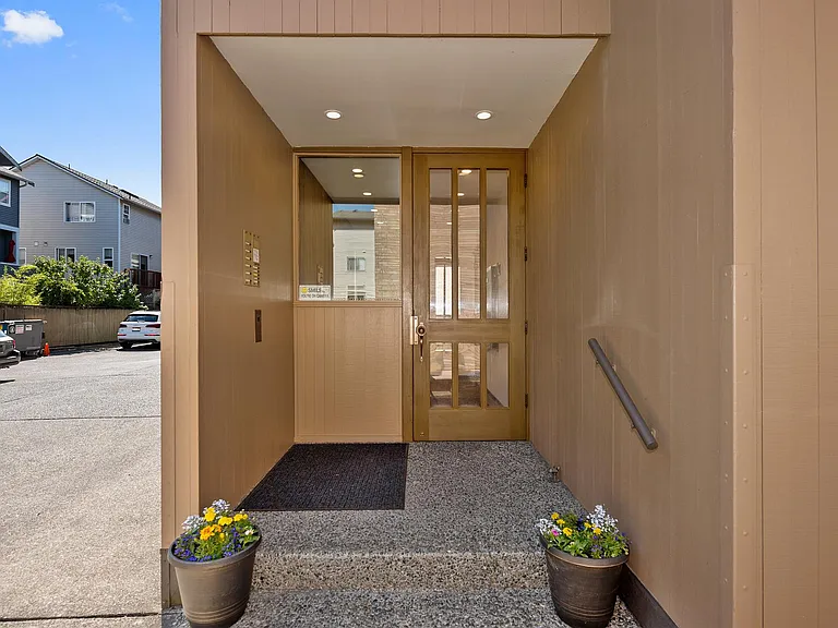 6534 4th Ave NE #201 — Photo 11