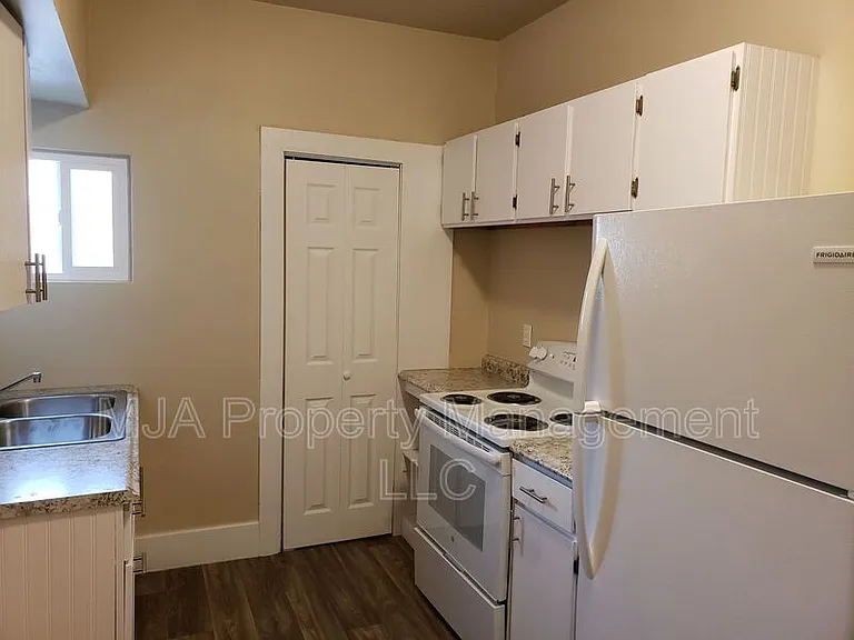 970 W Center St — Photo 5