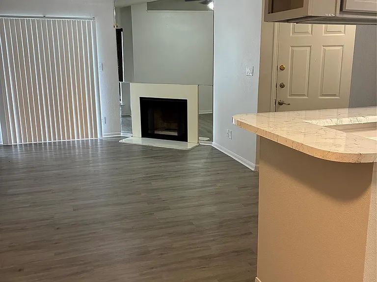 2121 Hepburn St #404 — Photo 24