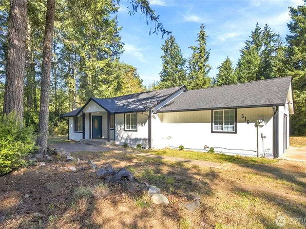 516 Tiedeman Road SW, Lakebay, WA 98349