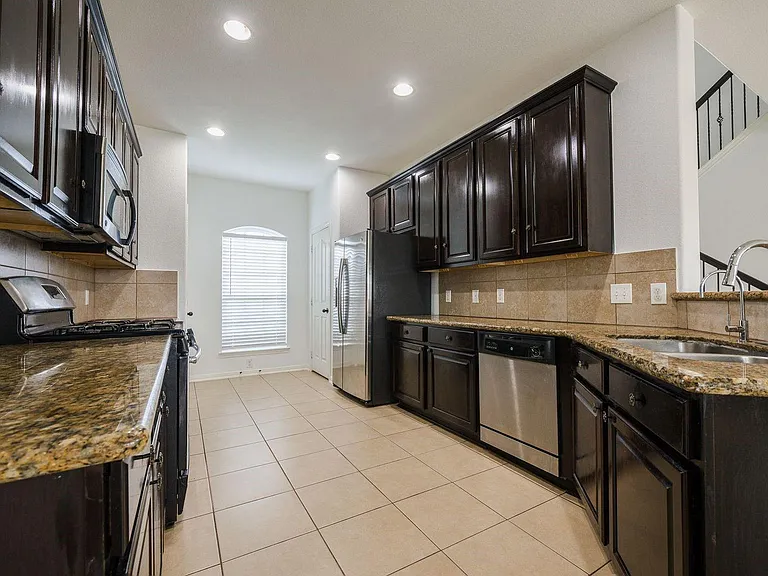 4017 Firenze Dr — Photo 4