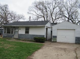 1310 Hedge Rd, Champaign, IL 61821