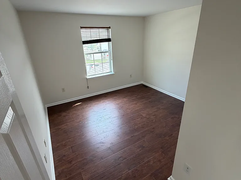 212 Jeffrey Ln — Photo 10
