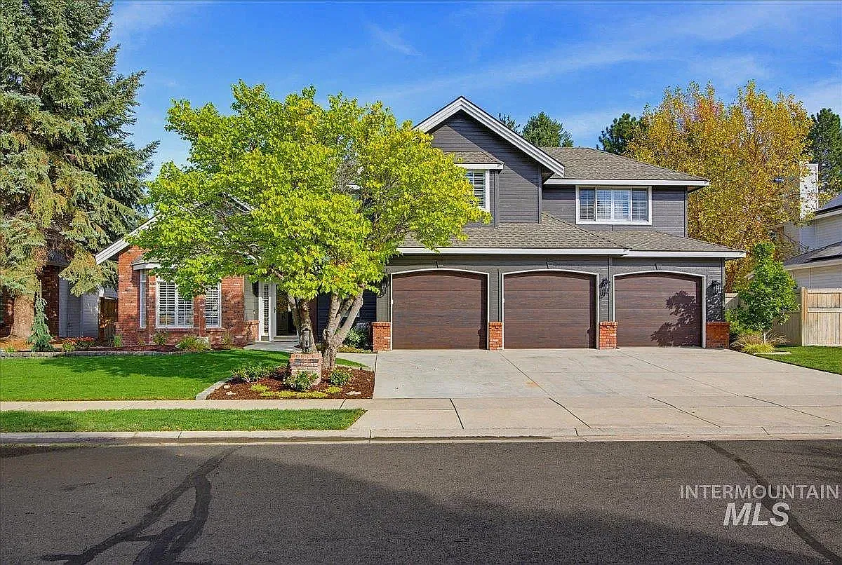 4 bed, 2896 sqft, $4,000 — Photo 1
