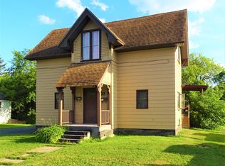 33 Park St, Presque Isle, ME 04769