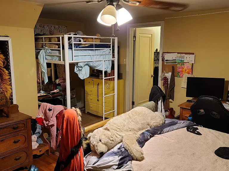 Upstairs bedroom #2