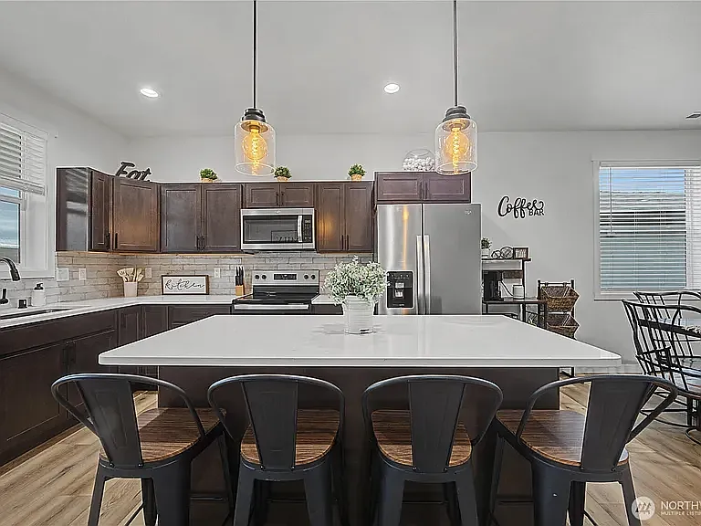 6697 Club House Dr SE — Photo 3