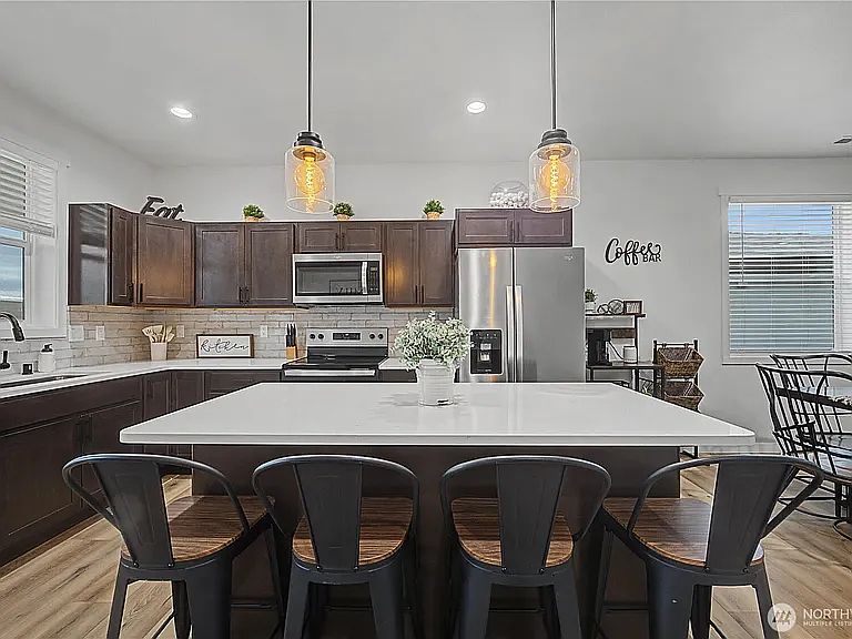 1st image of 6697 Club House Dr SE