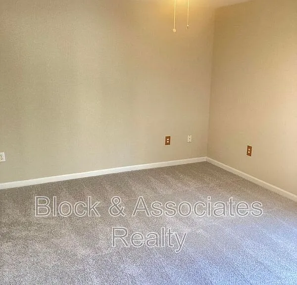 404 Creekway Dr — Photo 3