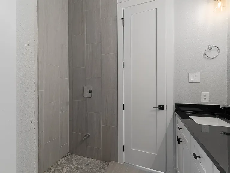 2806 Chicago St — Photo 6