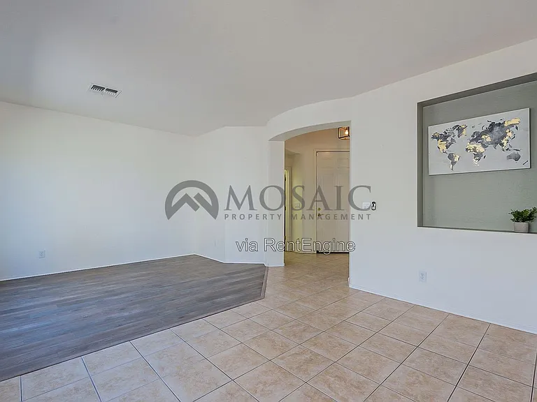 39718 N Rolling Green Way — Photo 5